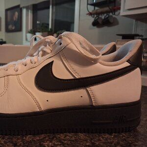 '07 Nike Air Force 1 Black / White